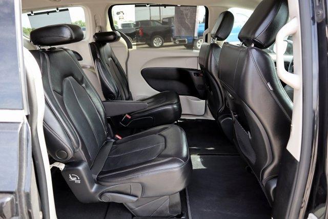 used 2022 Chrysler Pacifica car, priced at $22,977