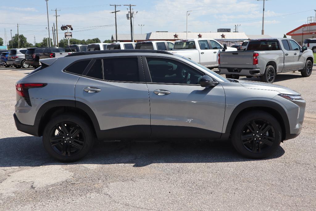 new 2025 Chevrolet Trax car, priced at $26,989