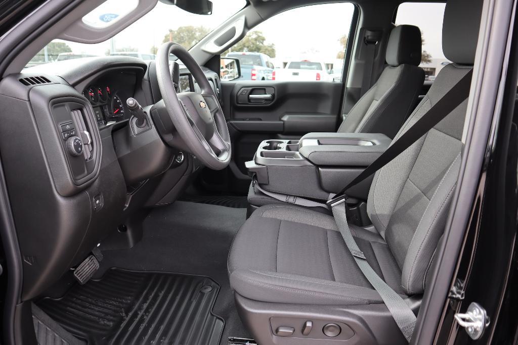 new 2025 Chevrolet Silverado 1500 car, priced at $43,545