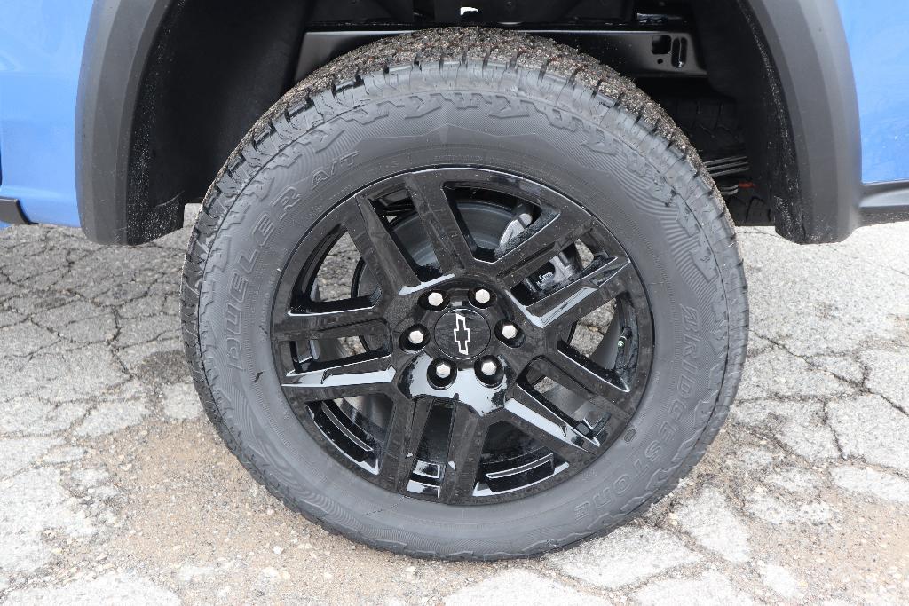 new 2025 Chevrolet Colorado car, priced at $41,115
