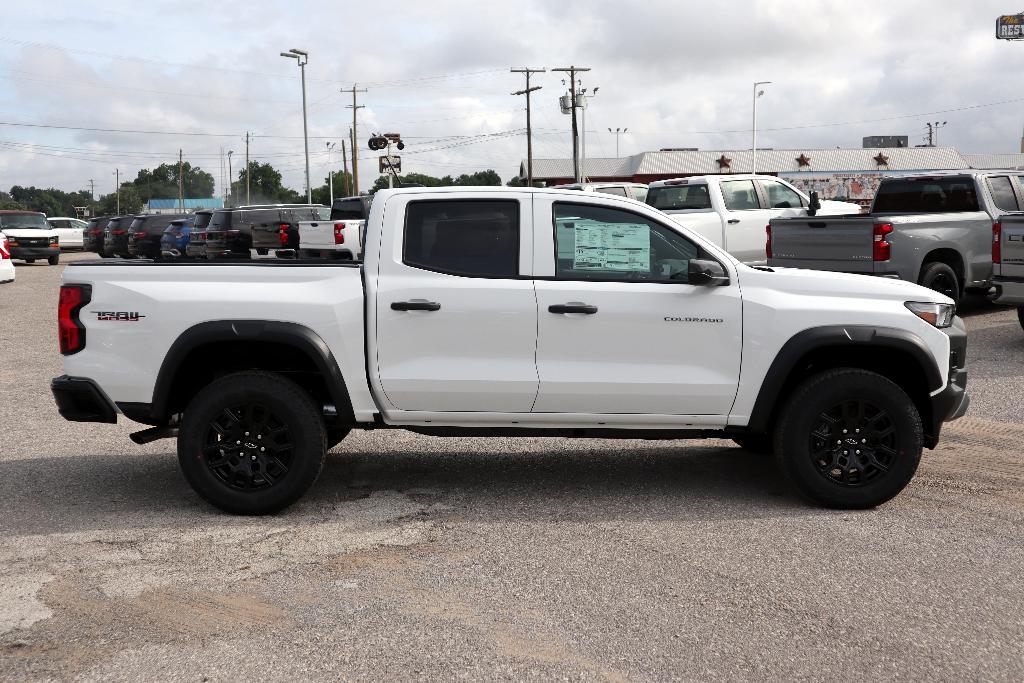 new 2025 Chevrolet Colorado car, priced at $42,020