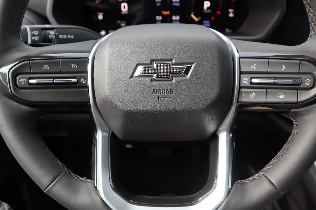 new 2025 Chevrolet Colorado car, priced at $42,020