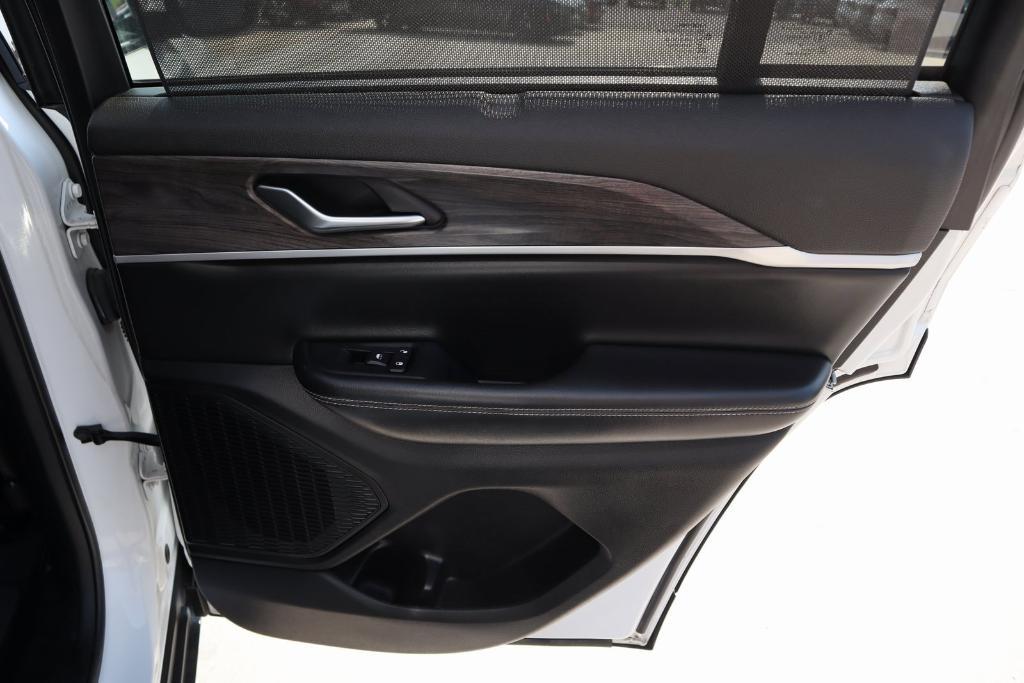 used 2023 Jeep Grand Cherokee car, priced at $31,977