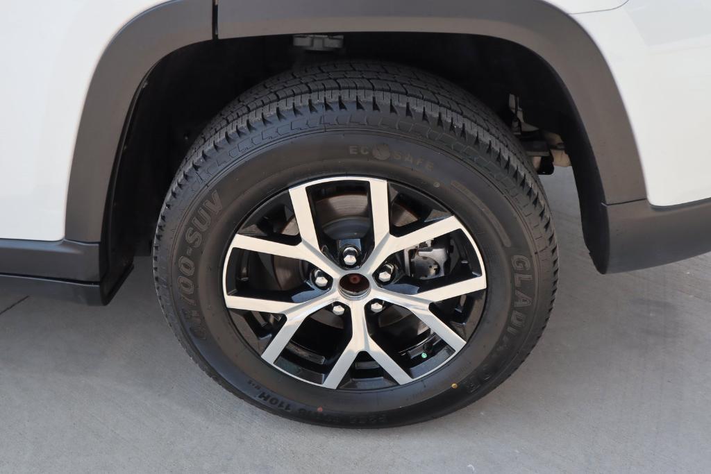 used 2023 Jeep Grand Cherokee car, priced at $31,977