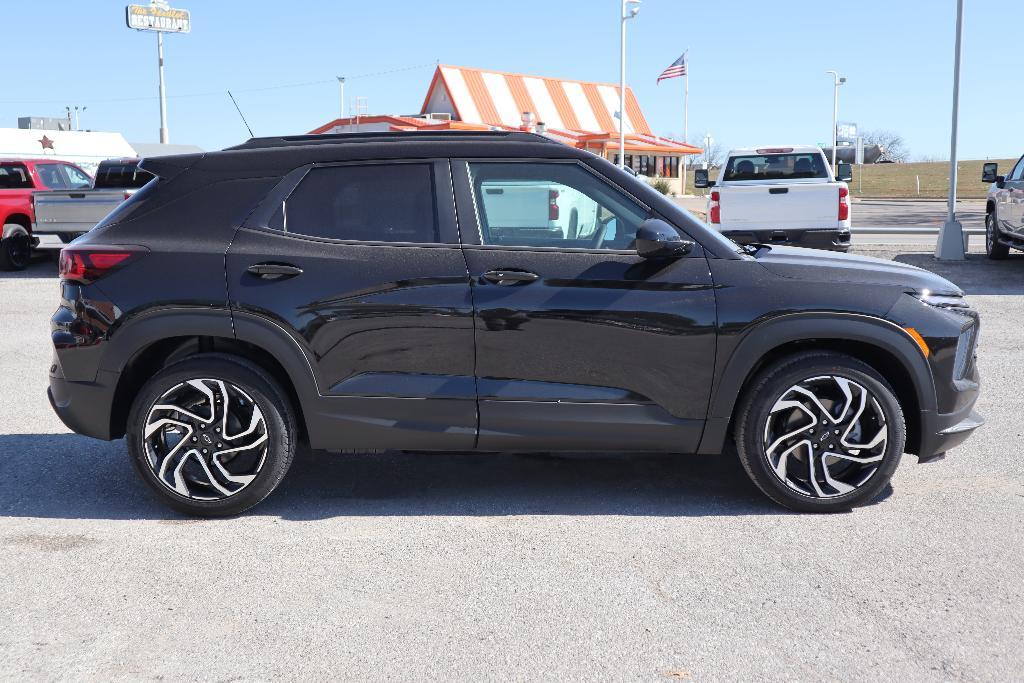 new 2025 Chevrolet TrailBlazer car, priced at $32,075