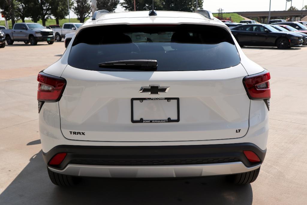 new 2025 Chevrolet Trax car, priced at $26,250