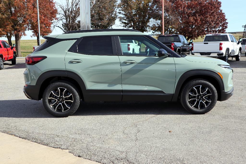 new 2025 Chevrolet TrailBlazer car, priced at $29,585