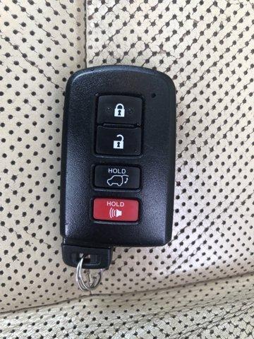 used 2014 Toyota Highlander car