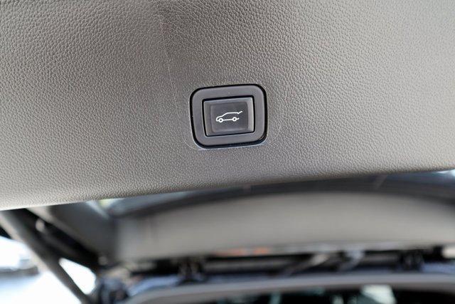 used 2022 Chevrolet Traverse car, priced at $31,977