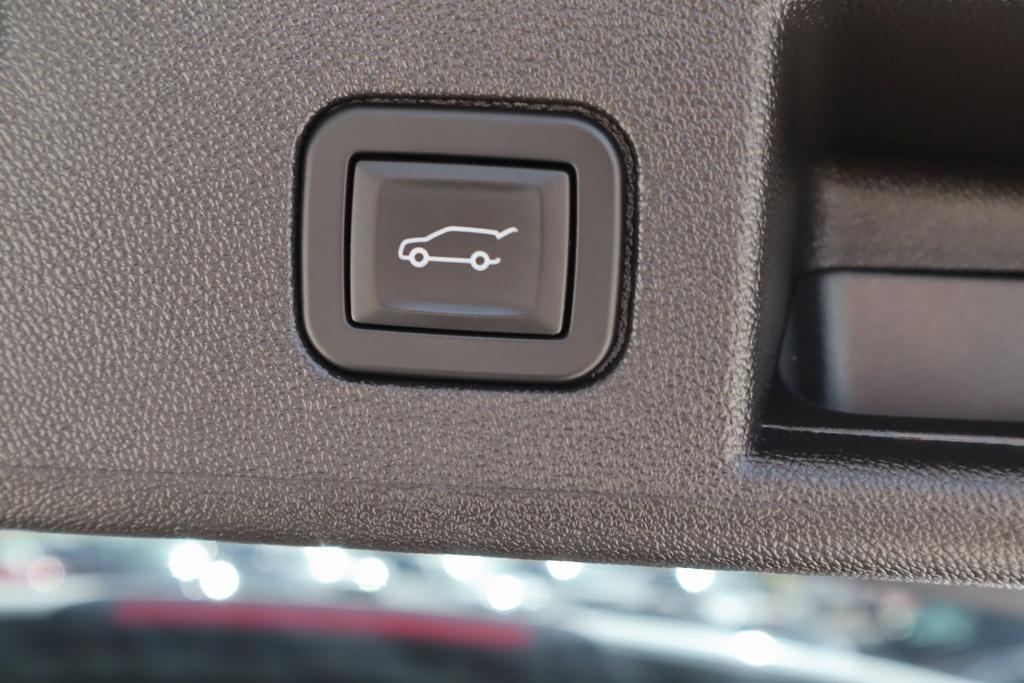 used 2024 Chevrolet Equinox car, priced at $26,977