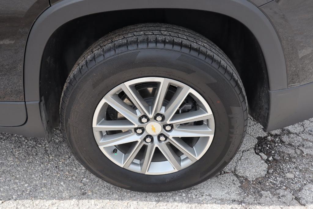 used 2023 Chevrolet Traverse car, priced at $28,977