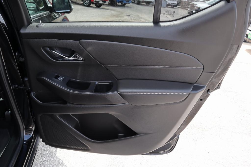 used 2023 Chevrolet Traverse car, priced at $28,977