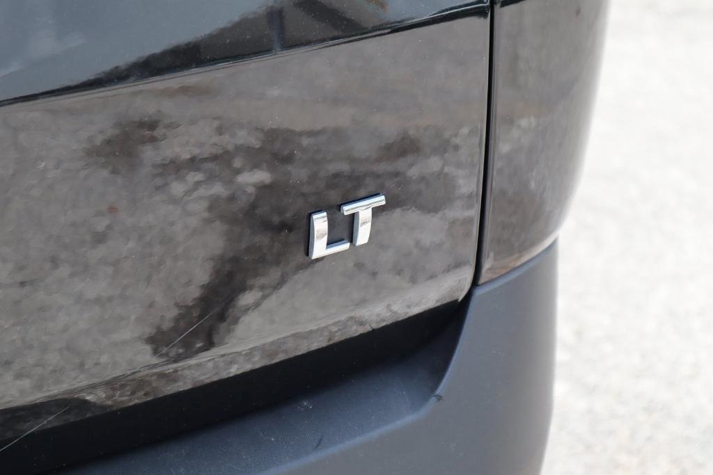 used 2023 Chevrolet Traverse car, priced at $28,977