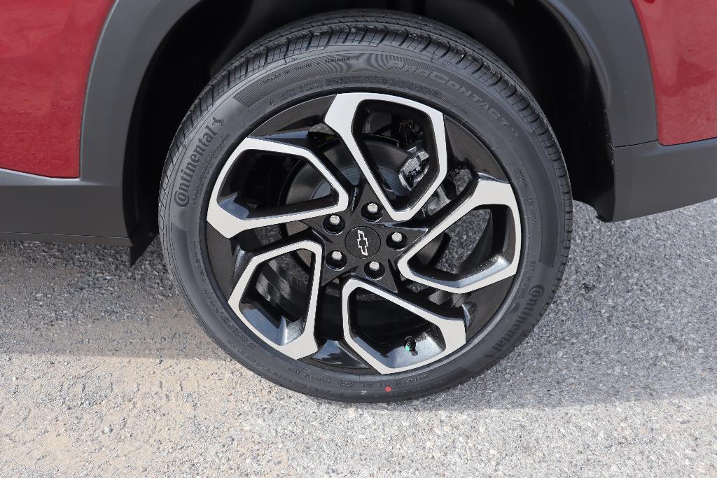 new 2025 Chevrolet Trax car, priced at $26,690