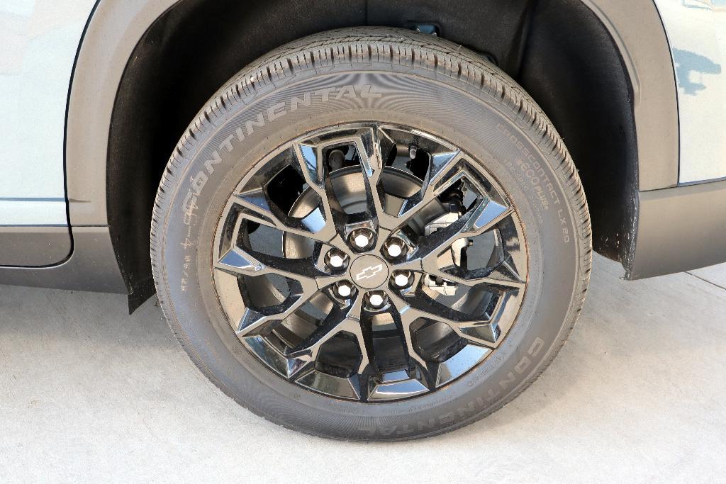 new 2025 Chevrolet Traverse car, priced at $45,345