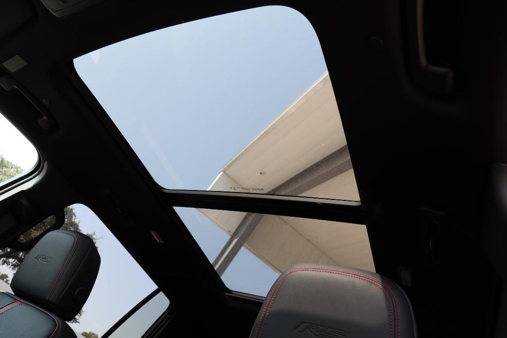 new 2026 Chevrolet Traverse car, priced at $59,220