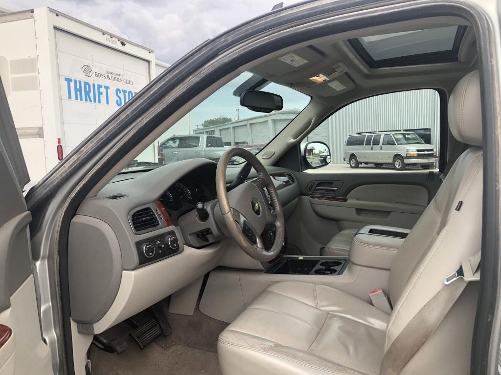 used 2012 Chevrolet Suburban car