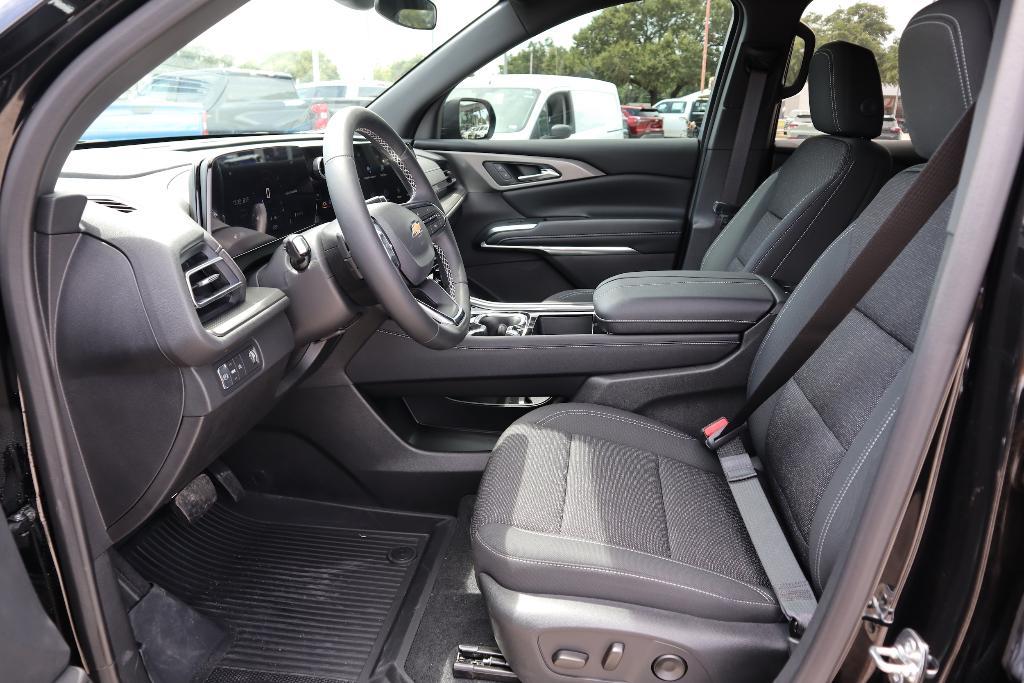 new 2025 Chevrolet Traverse car, priced at $42,085
