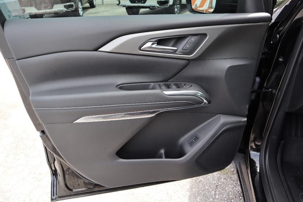 new 2025 Chevrolet Traverse car, priced at $42,085