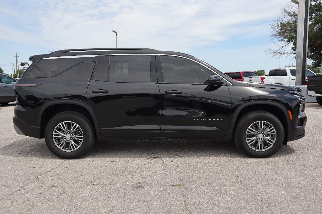 new 2025 Chevrolet Traverse car, priced at $42,085