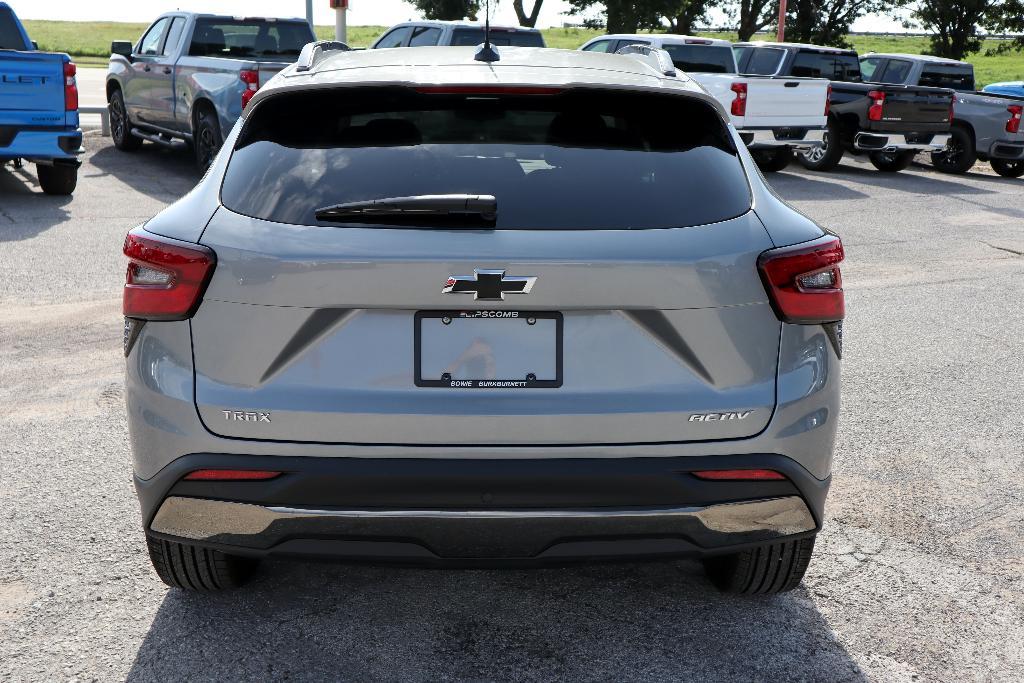 new 2025 Chevrolet Trax car, priced at $27,585