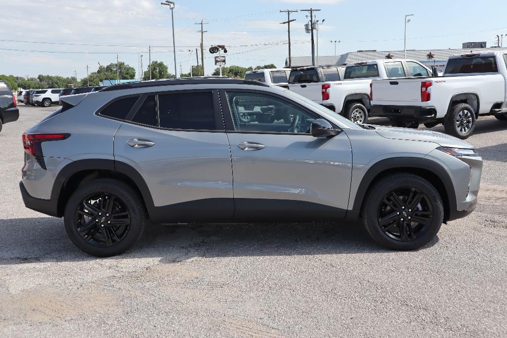 new 2025 Chevrolet Trax car, priced at $27,585