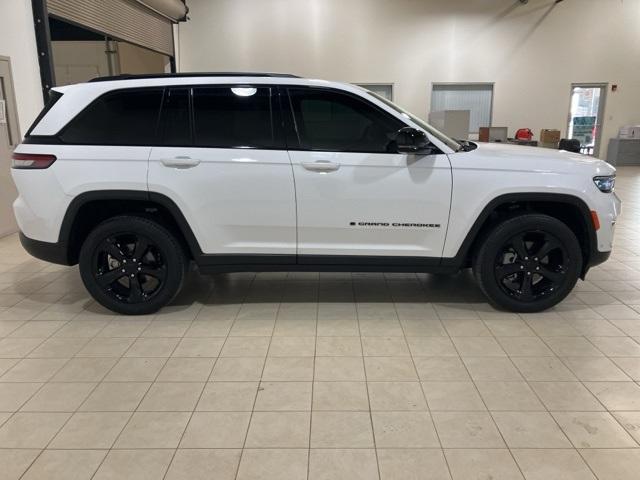 used 2024 Jeep Grand Cherokee car, priced at $41,937