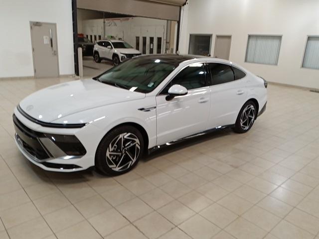 new 2024 Hyundai Sonata car, priced at $32,055