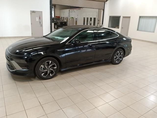 new 2024 Hyundai Sonata car, priced at $27,720