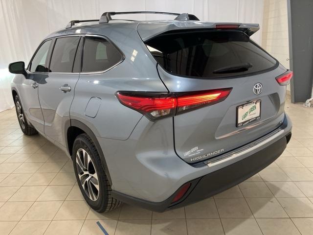 used 2022 Toyota Highlander car, priced at $34,783