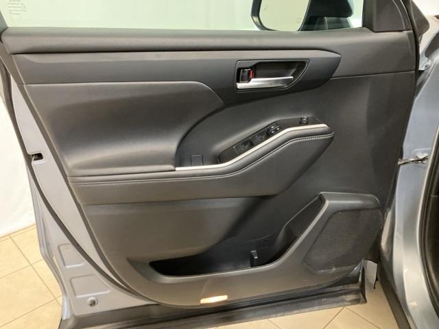 used 2022 Toyota Highlander car, priced at $34,783