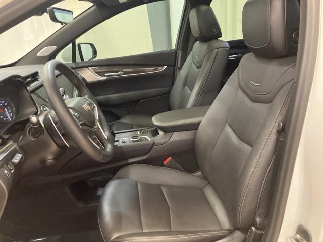 used 2022 Cadillac XT5 car, priced at $37,952