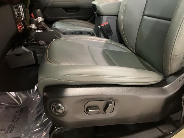 used 2025 Jeep Gladiator car, priced at $54,036