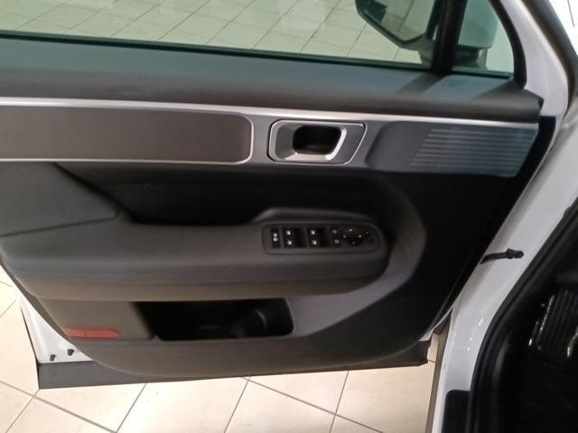 new 2025 Hyundai Santa Fe car, priced at $39,075