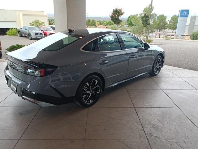 new 2024 Hyundai Sonata car, priced at $28,220