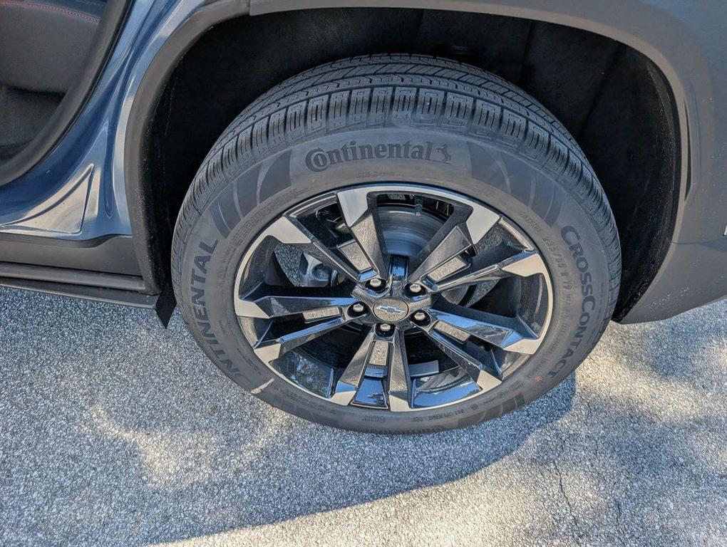 new 2026 Chevrolet Equinox car, priced at $27,345