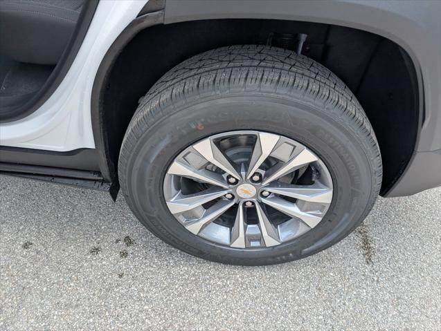 new 2026 Chevrolet Equinox car, priced at $30,490