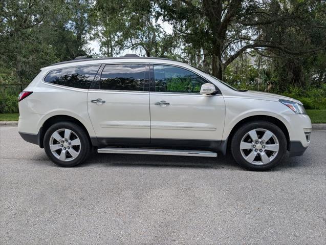 used 2014 Chevrolet Traverse car, priced at $11,495
