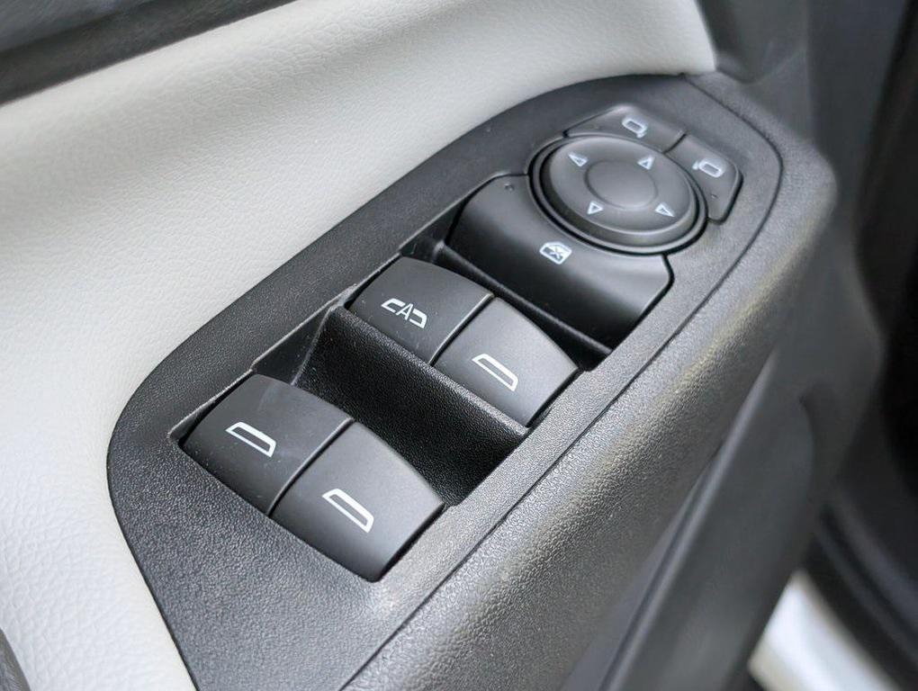 used 2018 Chevrolet Equinox car, priced at $17,295