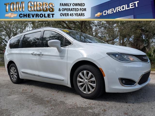 used 2017 Chrysler Pacifica car, priced at $12,495