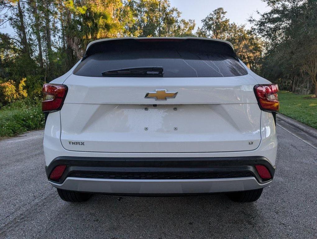 used 2025 Chevrolet Trax car, priced at $20,995