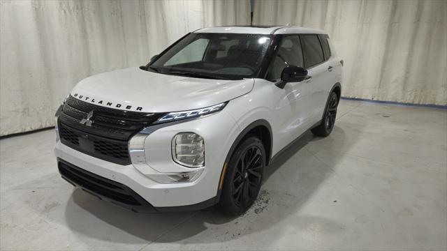 new 2024 Mitsubishi Outlander car, priced at $32,050