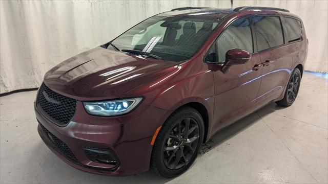 used 2022 Chrysler Pacifica car, priced at $29,099