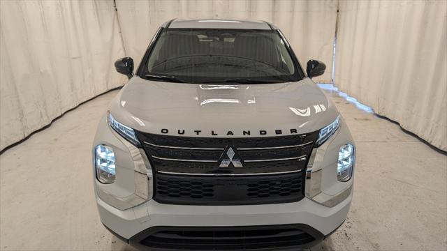 new 2024 Mitsubishi Outlander car, priced at $28,325