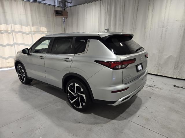 new 2024 Mitsubishi Outlander car, priced at $32,190