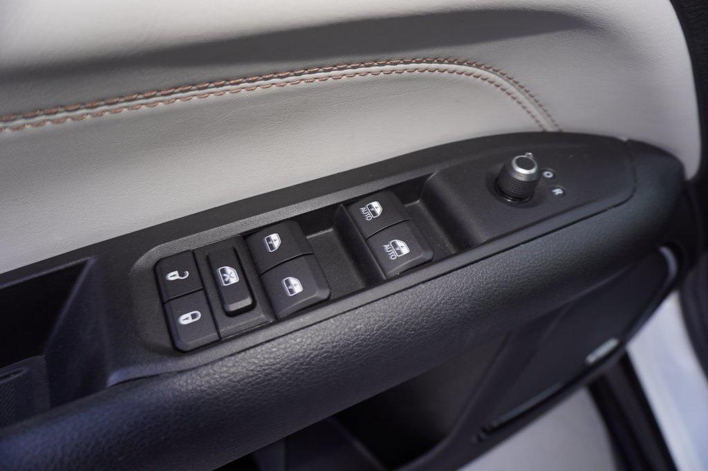 used 2022 Jeep Compass car, priced at $23,995