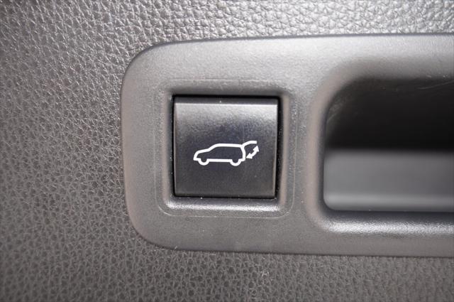 used 2022 Toyota Highlander car, priced at $35,407