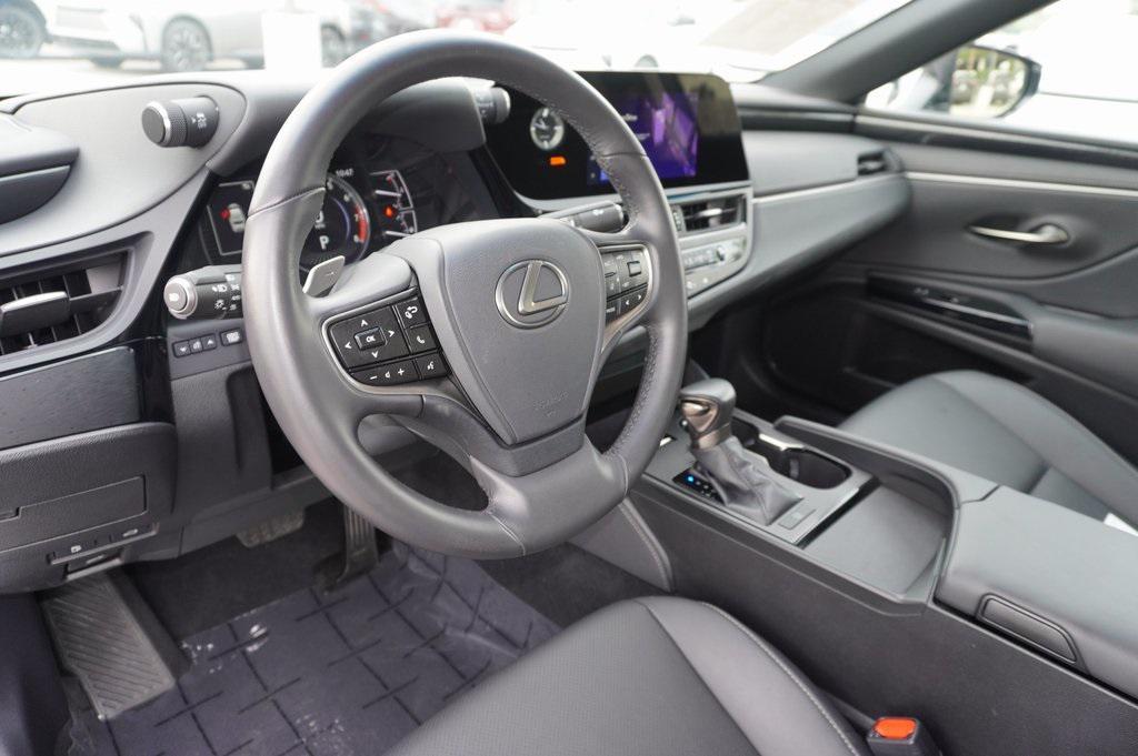 used 2025 Lexus ES 350 car, priced at $41,000