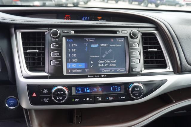 used 2019 Toyota Highlander Hybrid car, priced at $27,299