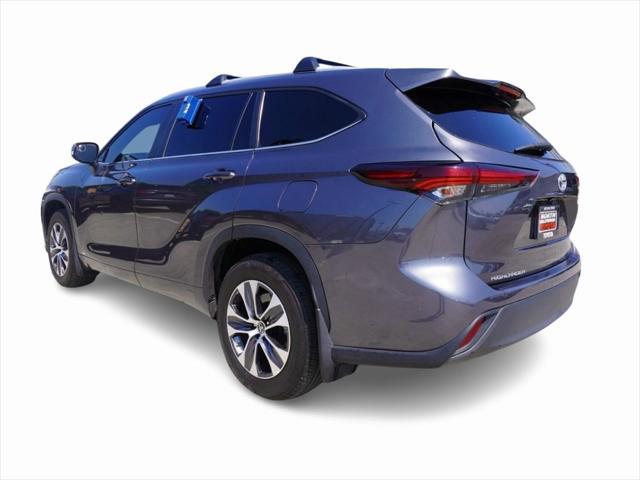 used 2024 Toyota Highlander Hybrid car